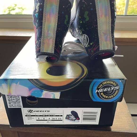 HEELYS, Brand New, with box - Picture 4 of 4